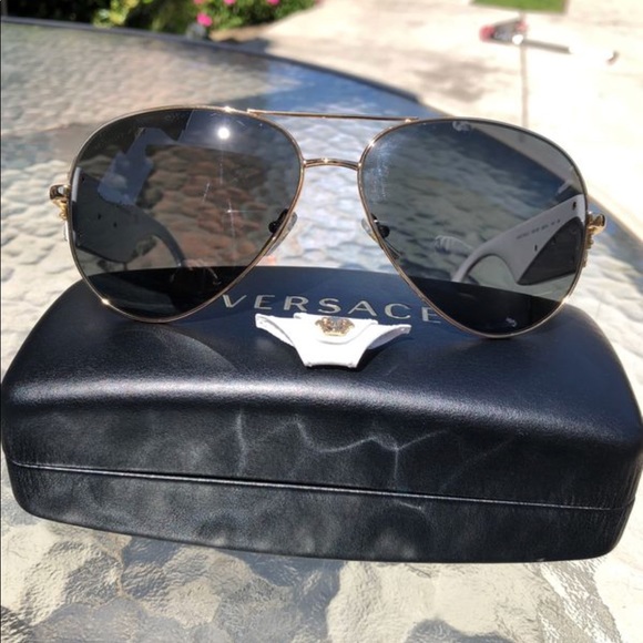 WHITE ROCK ICON VERSACE’S - Picture 2 of 5